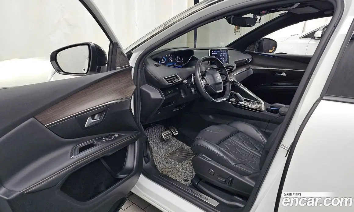 Peugeot 3008 2022 1.2 автомат (гидро), фото 13