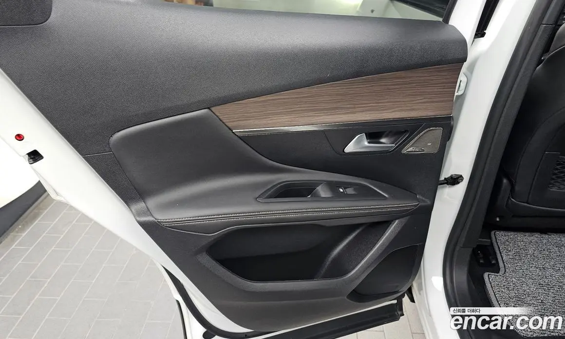 Peugeot 3008 2022 1.2 автомат (гидро), фото 15
