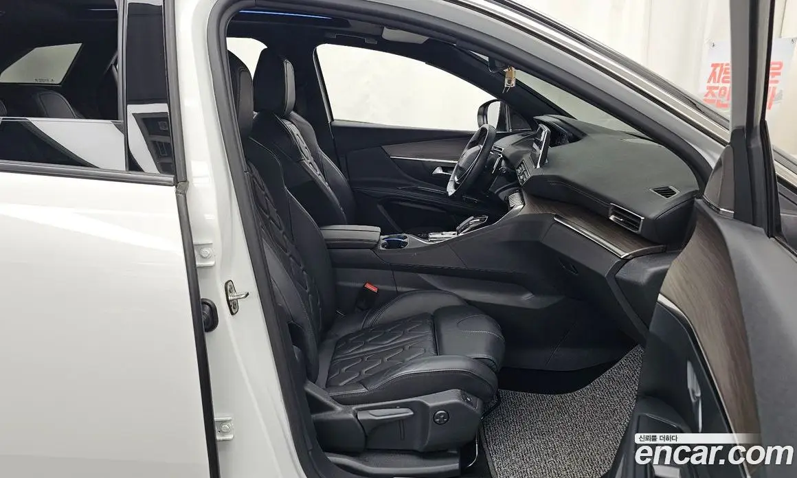 Peugeot 3008 2022 1.2 автомат (гидро), фото 17