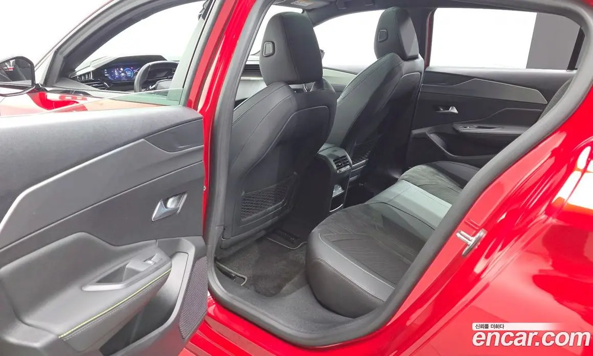Peugeot 308 2025 1.2 автомат (гидро), фото 18 Peugeot 308 2025 1.2 автомат (гидро), фото 18