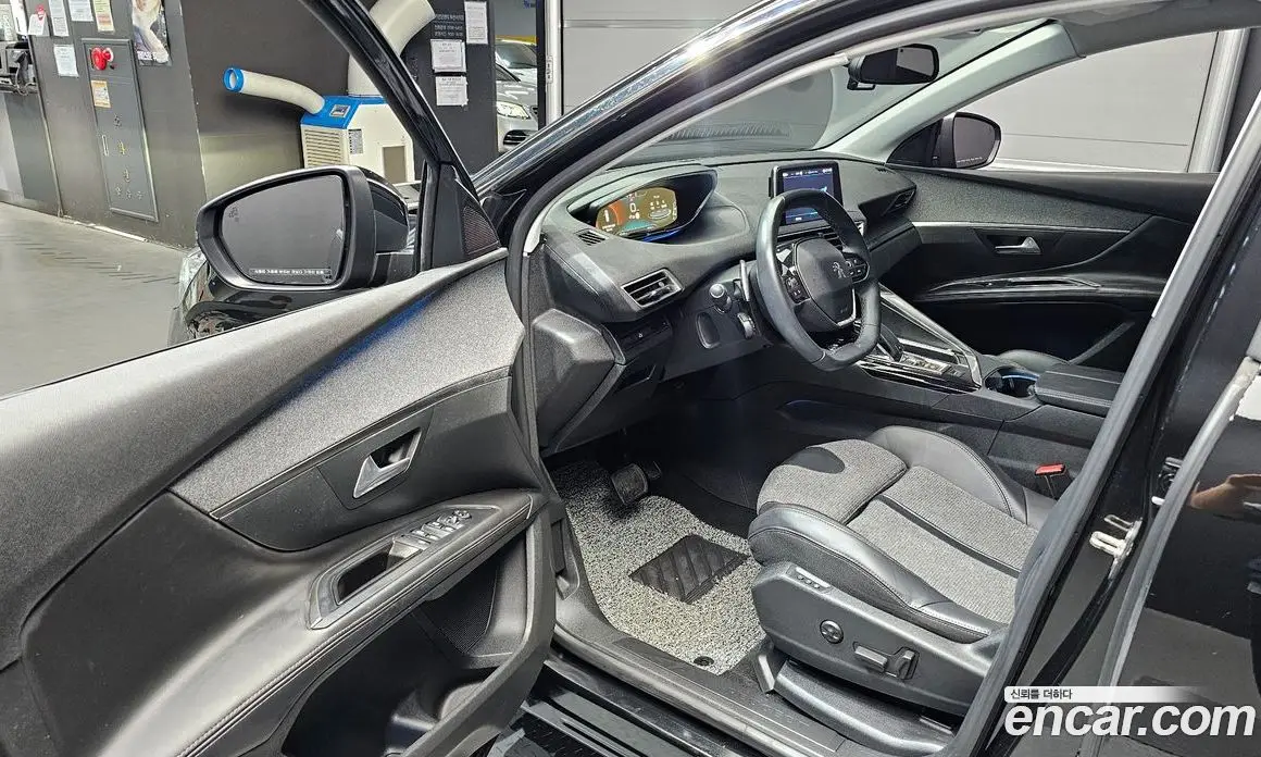 Peugeot 5008 2017 1.6 автомат (гидро), фото 13 Peugeot 5008 2017 1.6 автомат (гидро), фото 13