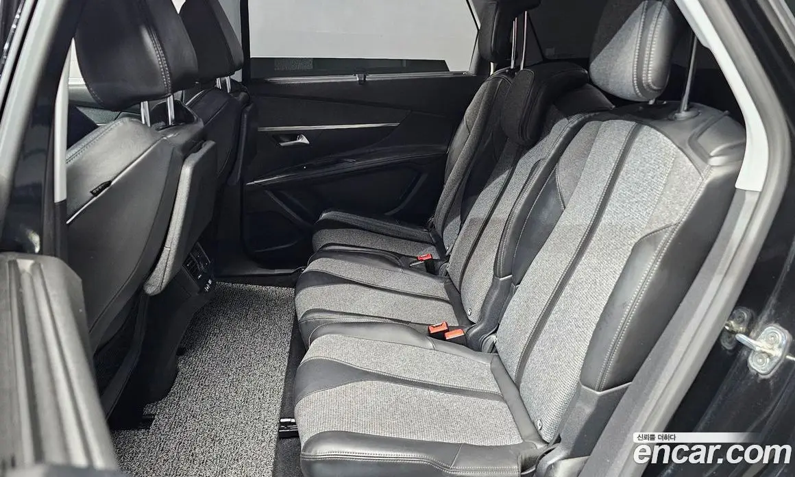 Peugeot 5008 2017 1.6 автомат (гидро), фото 16 Peugeot 5008 2017 1.6 автомат (гидро), фото 16