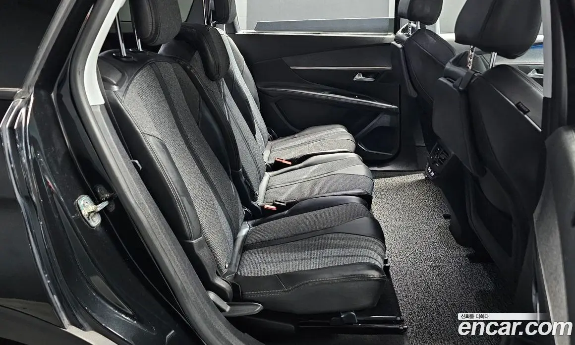 Peugeot 5008 2017 1.6 автомат (гидро), фото 18 Peugeot 5008 2017 1.6 автомат (гидро), фото 18