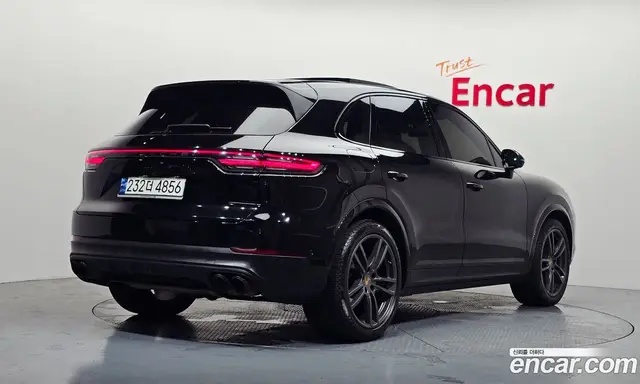 Porsche Cayenne 2023 3.0 автомат (гидро), миниатюра 2