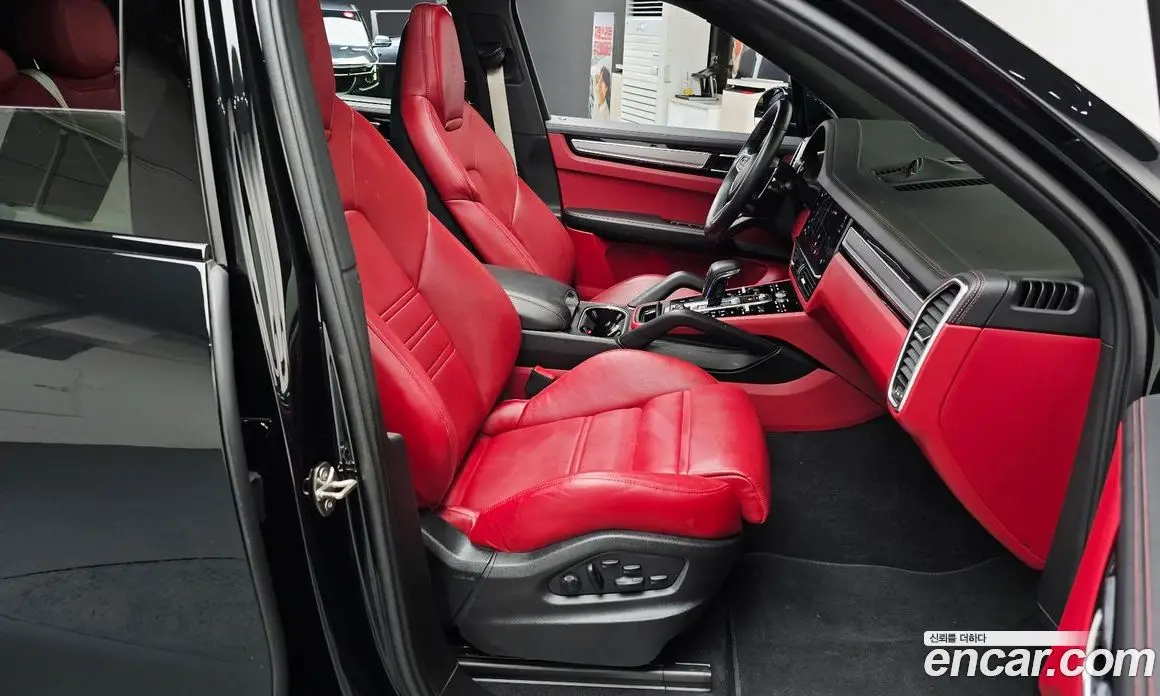 Porsche Cayenne 2023 3.0 автомат (гидро), фото 16