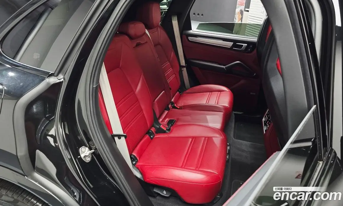 Porsche Cayenne 2023 3.0 автомат (гидро), фото 17