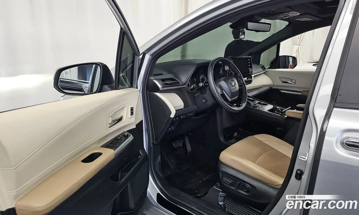 Toyota Sienna 2022 2.5 автомат (гидро), фото 12 Toyota Sienna 2022 2.5 автомат (гидро), фото 12