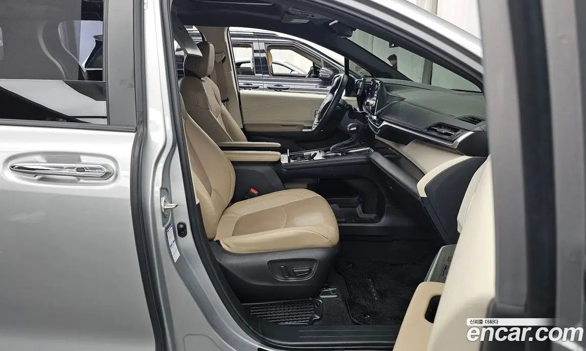 Toyota Sienna 2022 2.5 автомат (гидро), фото 16 Toyota Sienna 2022 2.5 автомат (гидро), фото 16