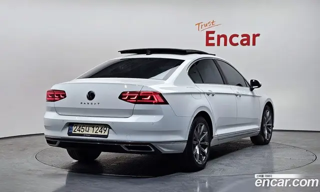 Volkswagen Passat 2022 2.0 автомат (гидро), миниатюра 2