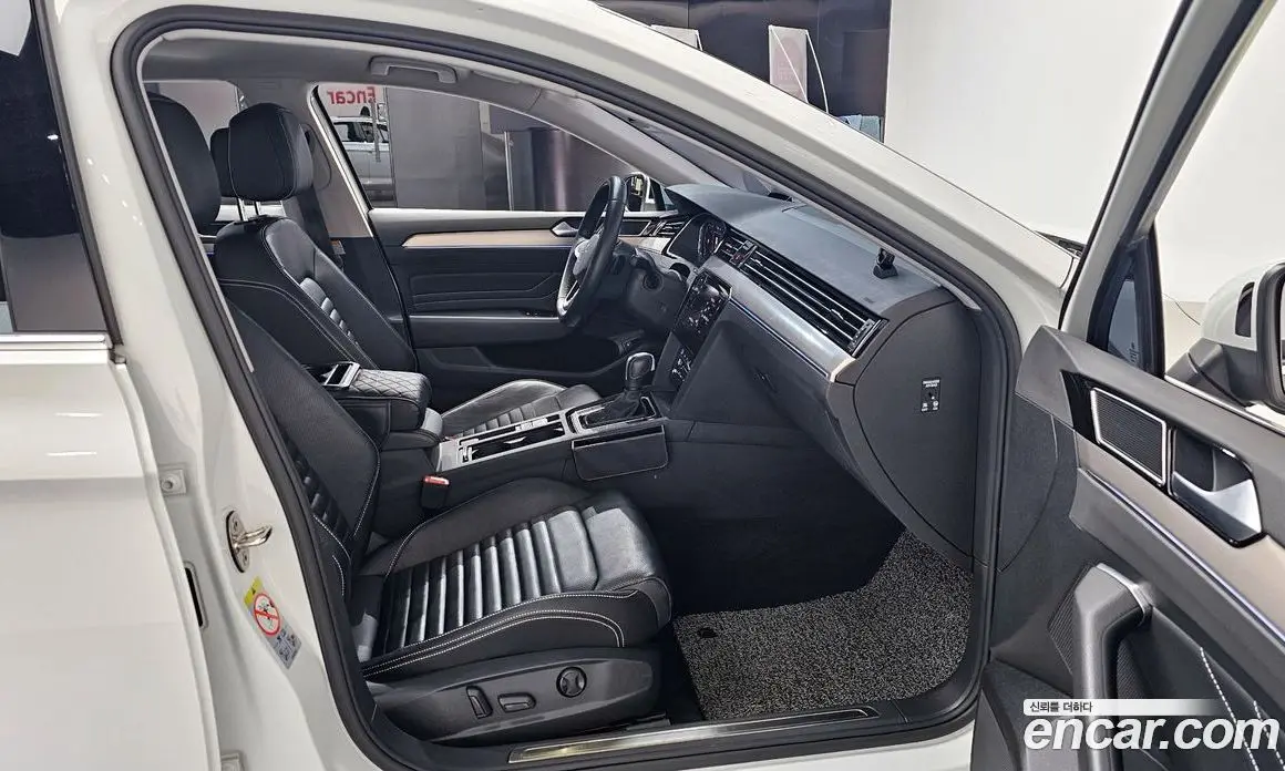 Volkswagen Passat 2022 2.0 автомат (гидро), фото 16