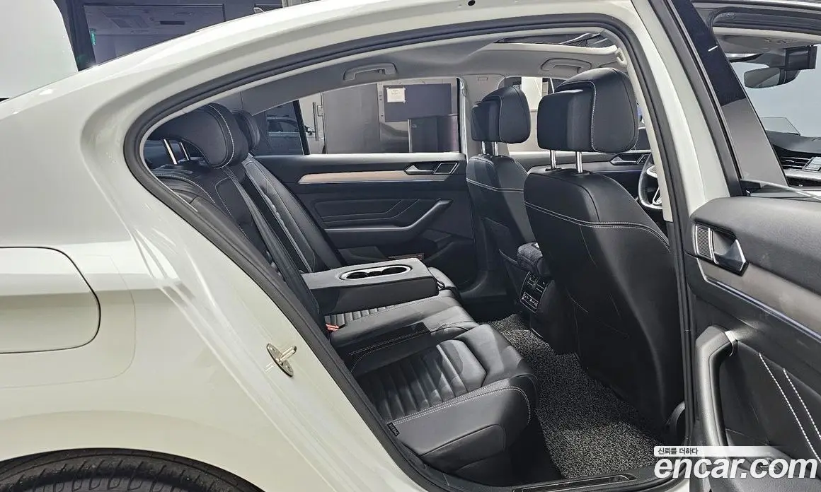 Volkswagen Passat 2022 2.0 автомат (гидро), фото 17