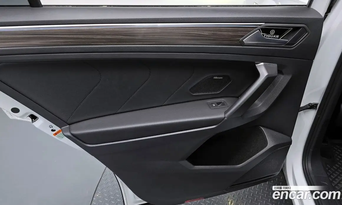Volkswagen Tiguan 2022 2.0 автомат (гидро), фото 14