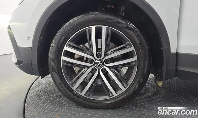 Volkswagen Tiguan 2022 2.0 автомат (гидро), миниатюра 4