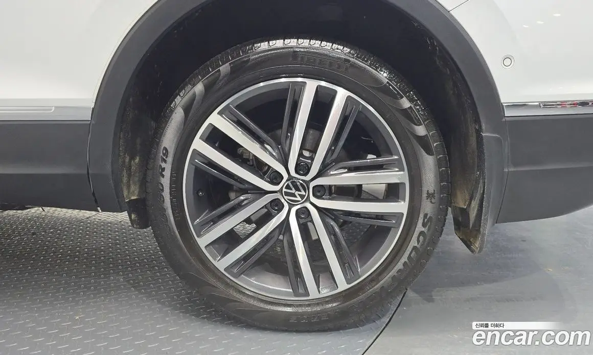 Volkswagen Tiguan 2022 2.0 автомат (гидро), фото 6