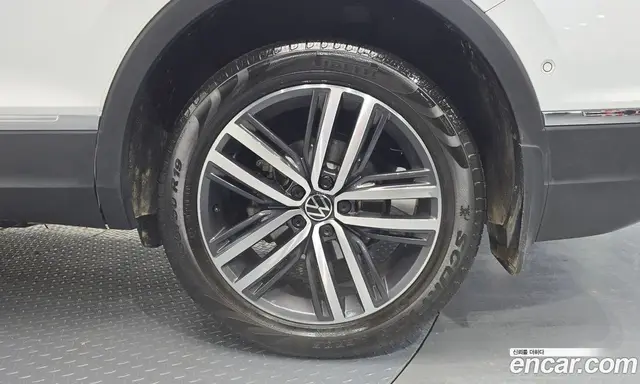 Volkswagen Tiguan 2022 2.0 автомат (гидро), миниатюра 6