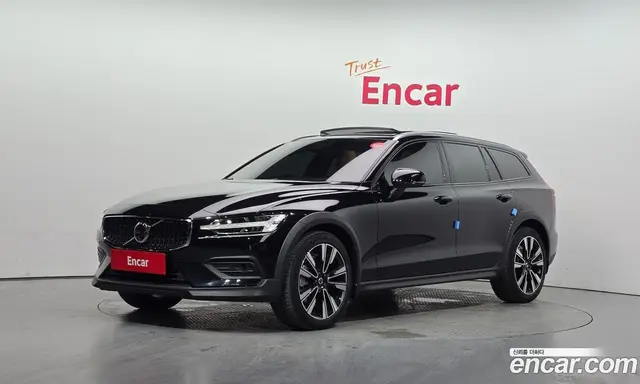 Volvo V60, 2024, 27 933 км