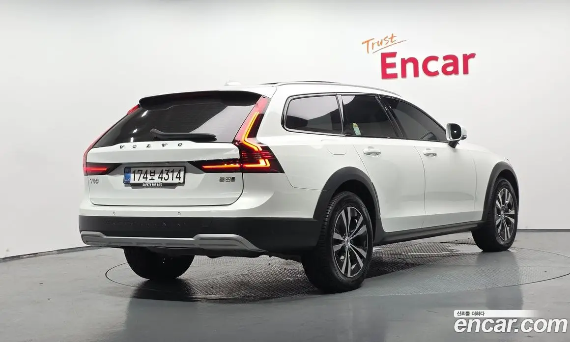 Volvo V90 2025 2.0 автомат (гидро), фото 1 Volvo V90 2025 2.0 автомат (гидро), фото 1