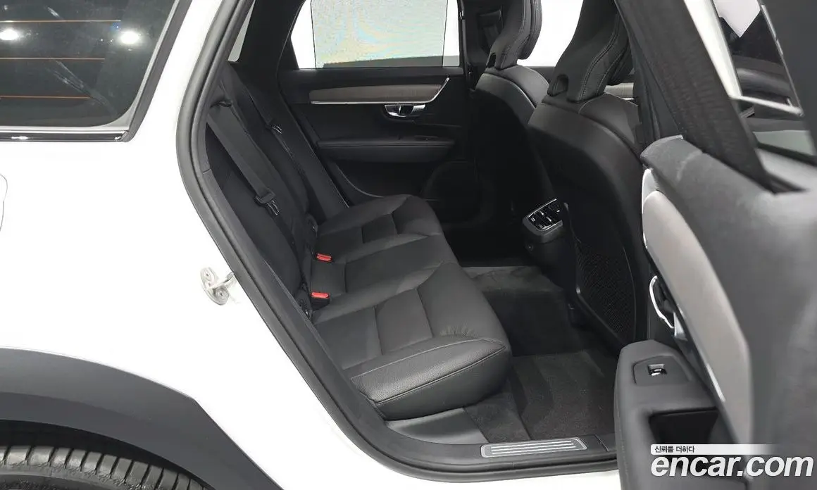 Volvo V90 2025 2.0 автомат (гидро), фото 16 Volvo V90 2025 2.0 автомат (гидро), фото 16