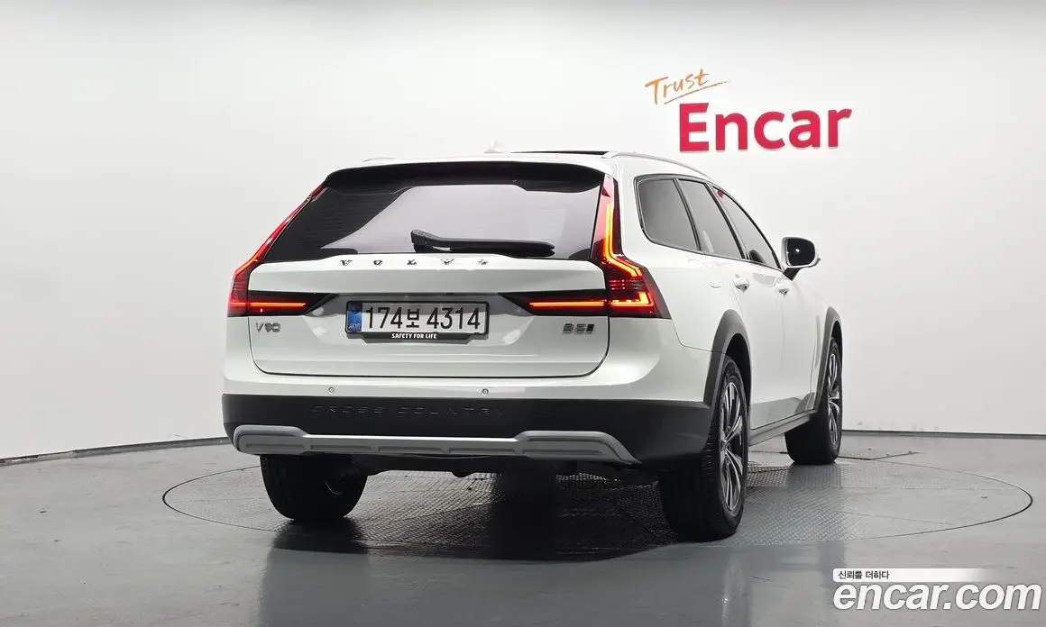 Volvo V90 2025 2.0 автомат (гидро), фото 3 Volvo V90 2025 2.0 автомат (гидро), фото 3