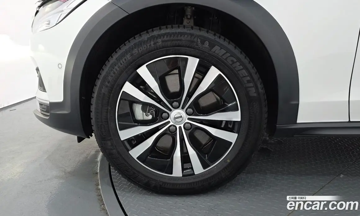 Volvo V90 2025 2.0 автомат (гидро), фото 4 Volvo V90 2025 2.0 автомат (гидро), фото 4