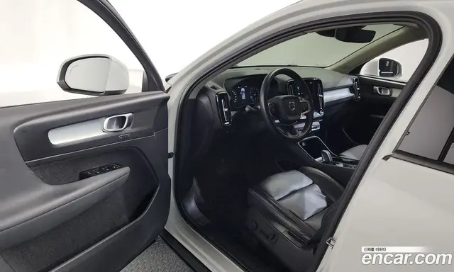 Volvo XC40 2021 2.0 автомат (гидро), миниатюра 12