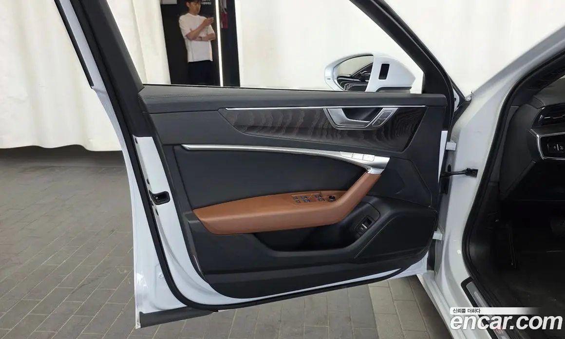 Audi A6 2020 2.0 автомат (гидро), фото 14