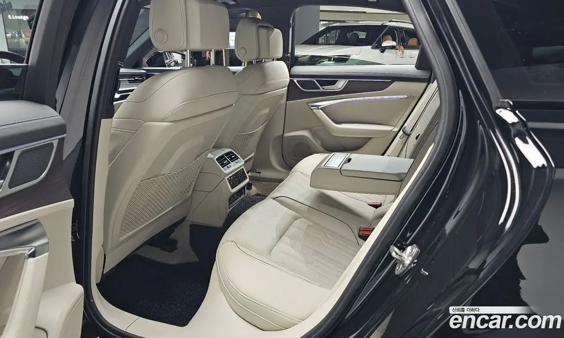Audi A6 2025 2.0 автомат (гидро), фото 16