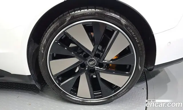 Audi e-tron GT 2022 0.1 автомат (гидро), миниатюра 7
