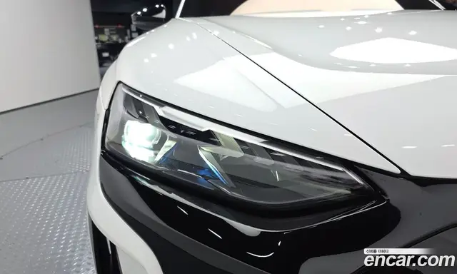 Audi e-tron GT 2022 0.1 автомат (гидро), миниатюра 8
