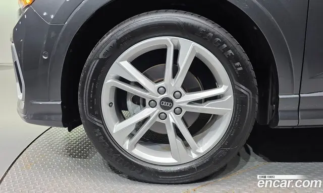 Audi Q3 2023 2.0 автомат (гидро), миниатюра 5