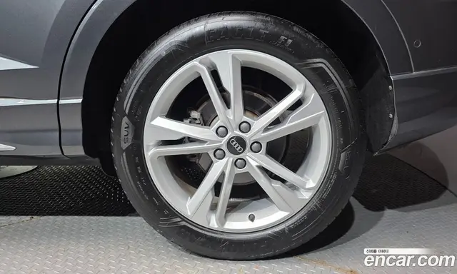 Audi Q3 2023 2.0 автомат (гидро), миниатюра 7
