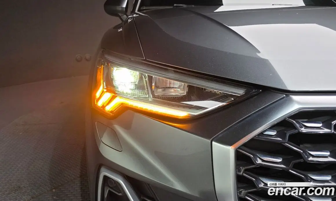 Audi Q3 2023 2.0 автомат (гидро), фото 8