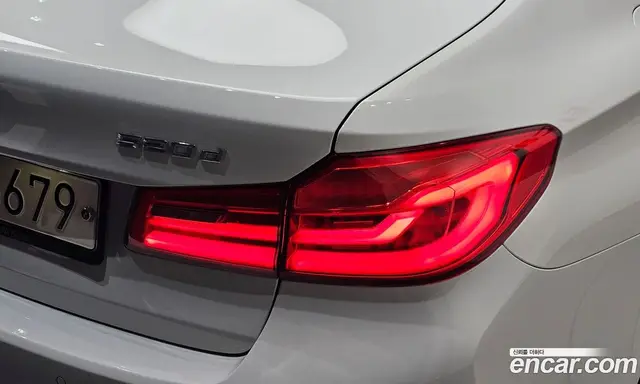 BMW 5 серия 2017 2.0 автомат (гидро), миниатюра 9 BMW 5 серия 2017 2.0 автомат (гидро), миниатюра 9