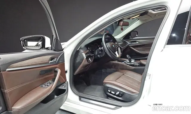 BMW 5 серия 2018 2.0 автомат (гидро), миниатюра 12