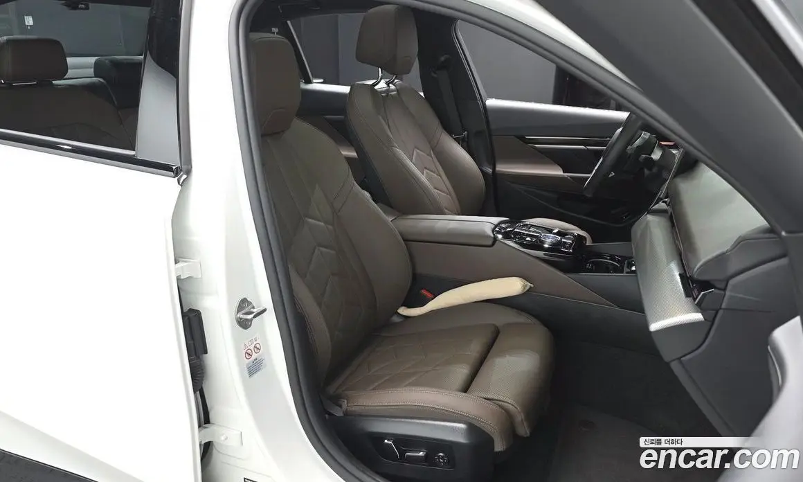 BMW 5 серия 2024 2.0 автомат (гидро), фото 15