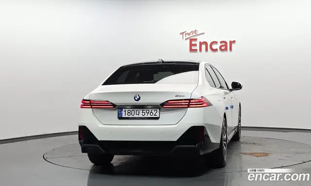 BMW 5 серия 2024 2.0 автомат (гидро), миниатюра 3