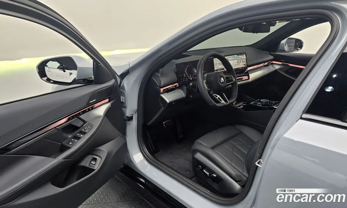 BMW 5 серия 2025 2.0 автомат (гидро), фото 16
