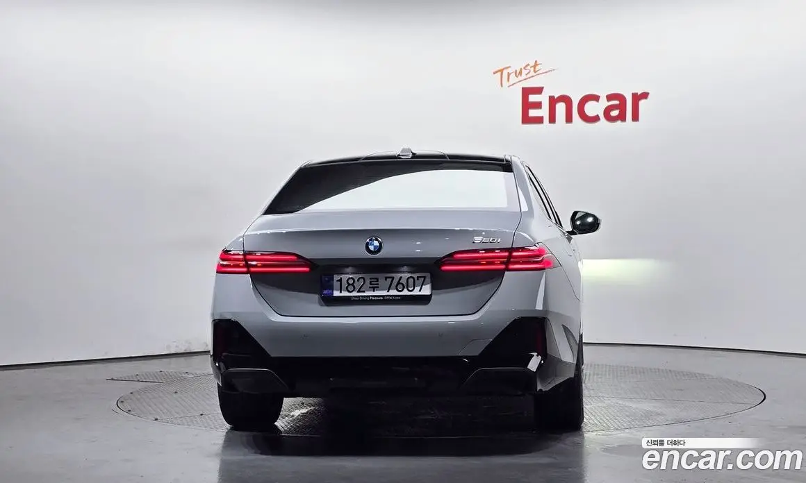 BMW 5 серия 2025 2.0 автомат (гидро), фото 3