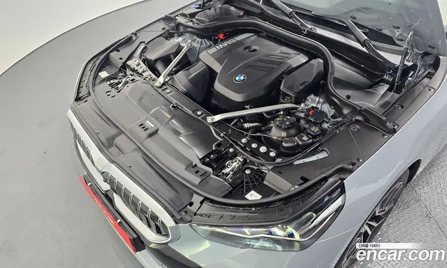 BMW 5 серия 2025 2.0 автомат (гидро), миниатюра 5
