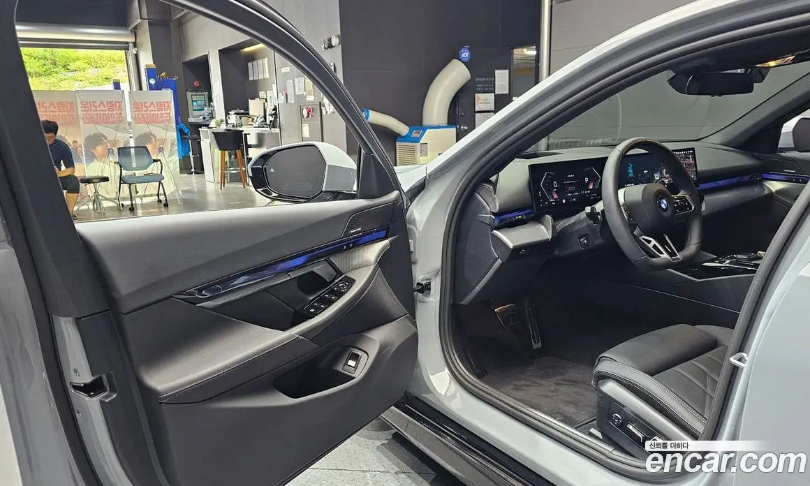 BMW 5 серия 2025 2.0 автомат (гидро), фото 13 BMW 5 серия 2025 2.0 автомат (гидро), фото 13