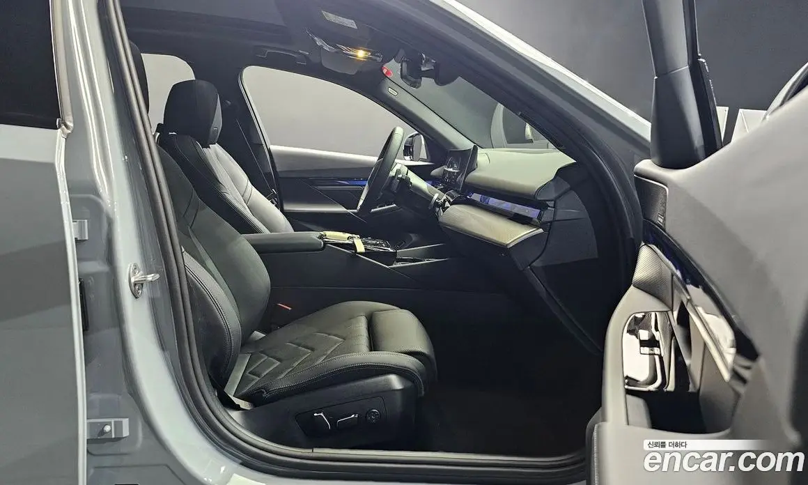 BMW 5 серия 2025 2.0 автомат (гидро), фото 16 BMW 5 серия 2025 2.0 автомат (гидро), фото 16
