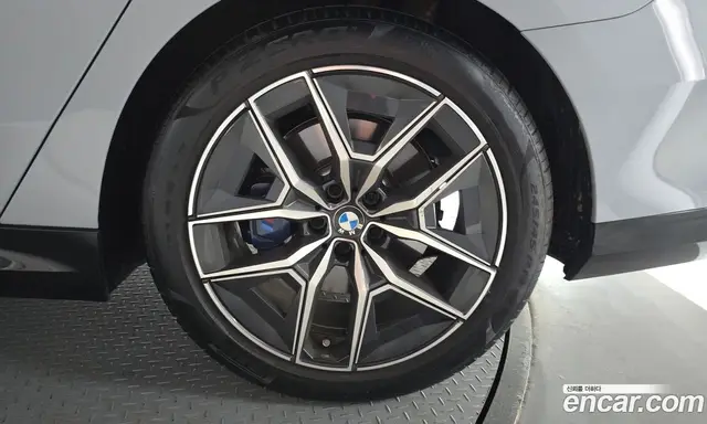 BMW 5 серия 2025 2.0 автомат (гидро), миниатюра 7 BMW 5 серия 2025 2.0 автомат (гидро), миниатюра 7
