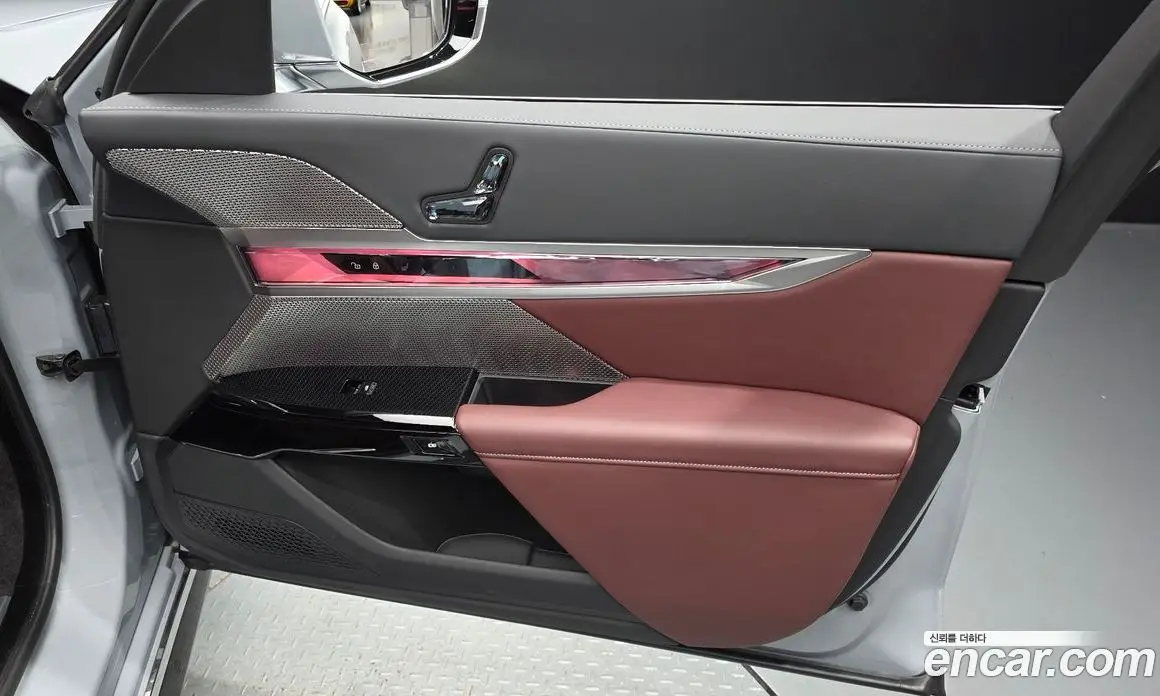 BMW 7 серия 2025 3.0 автомат (гидро), фото 13