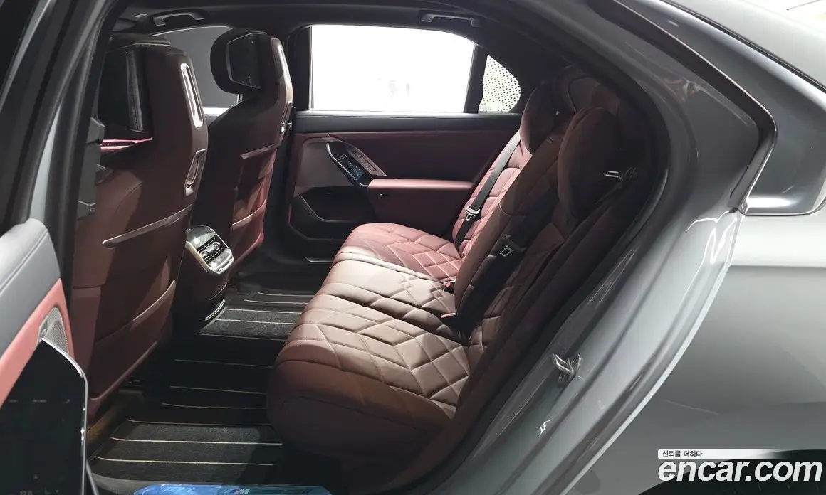 BMW 7 серия 2025 3.0 автомат (гидро), фото 15