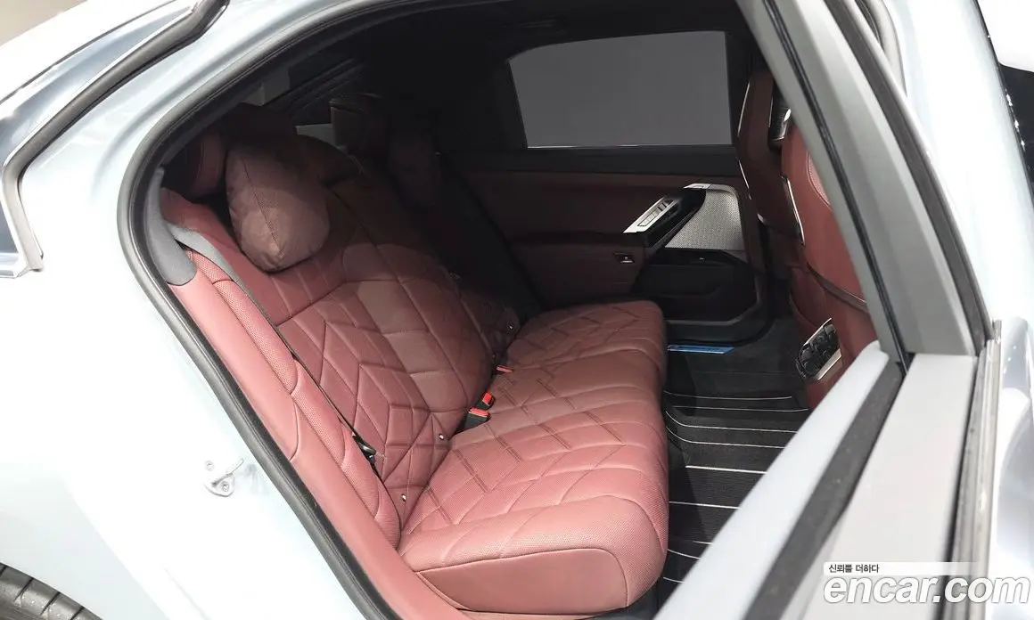 BMW 7 серия 2025 3.0 автомат (гидро), фото 17
