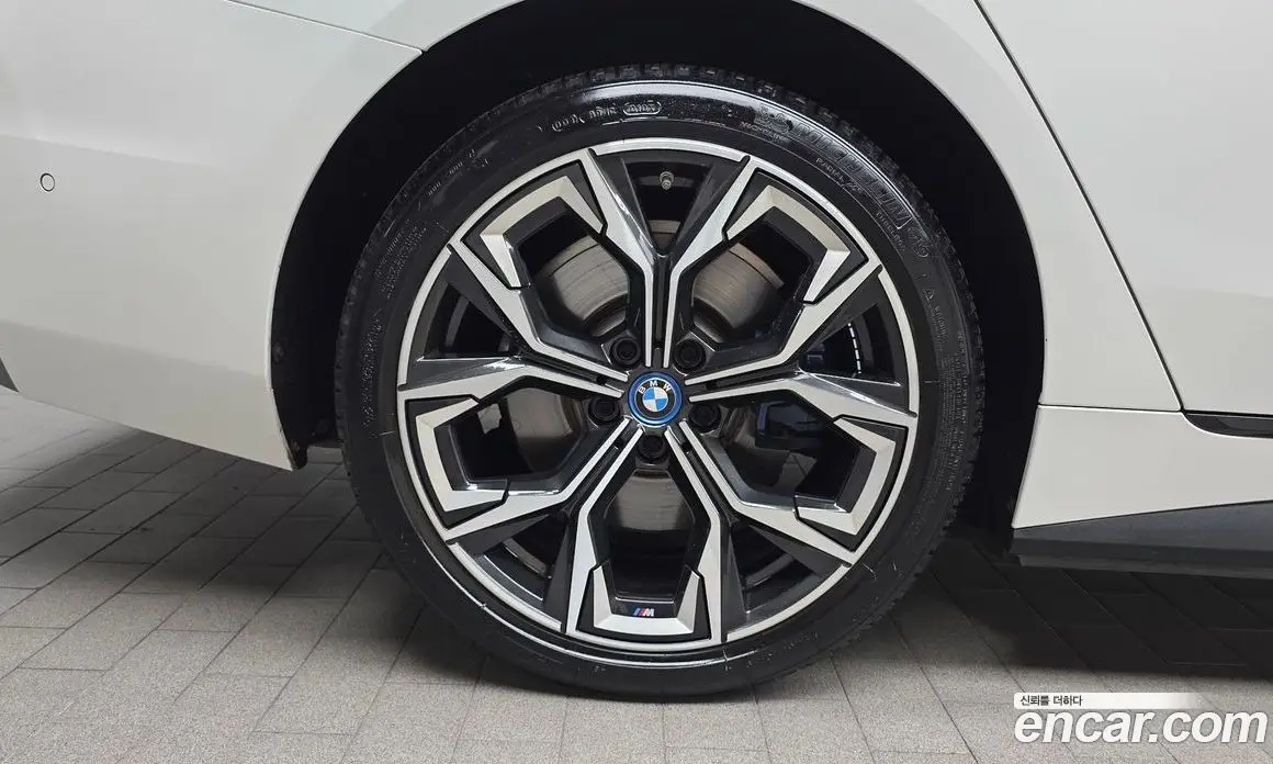 BMW i4 2023 0.2 автомат (гидро), фото 4