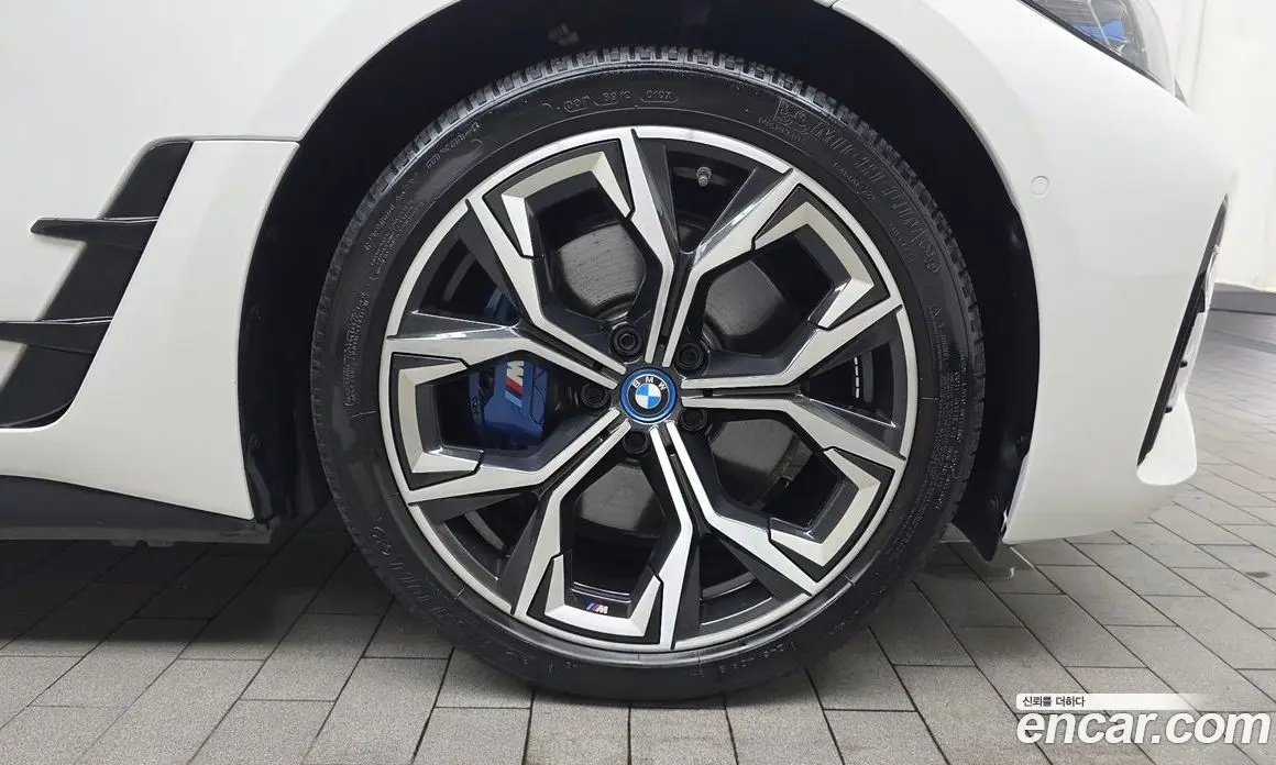 BMW i4 2023 0.2 автомат (гидро), фото 6