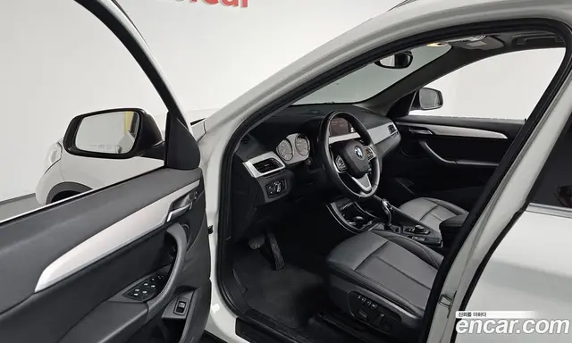 BMW X1 2019 2.0 автомат (гидро), миниатюра 12