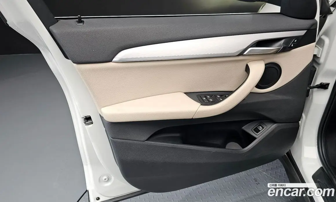 BMW X1 2020 2.0 автомат (гидро), фото 14