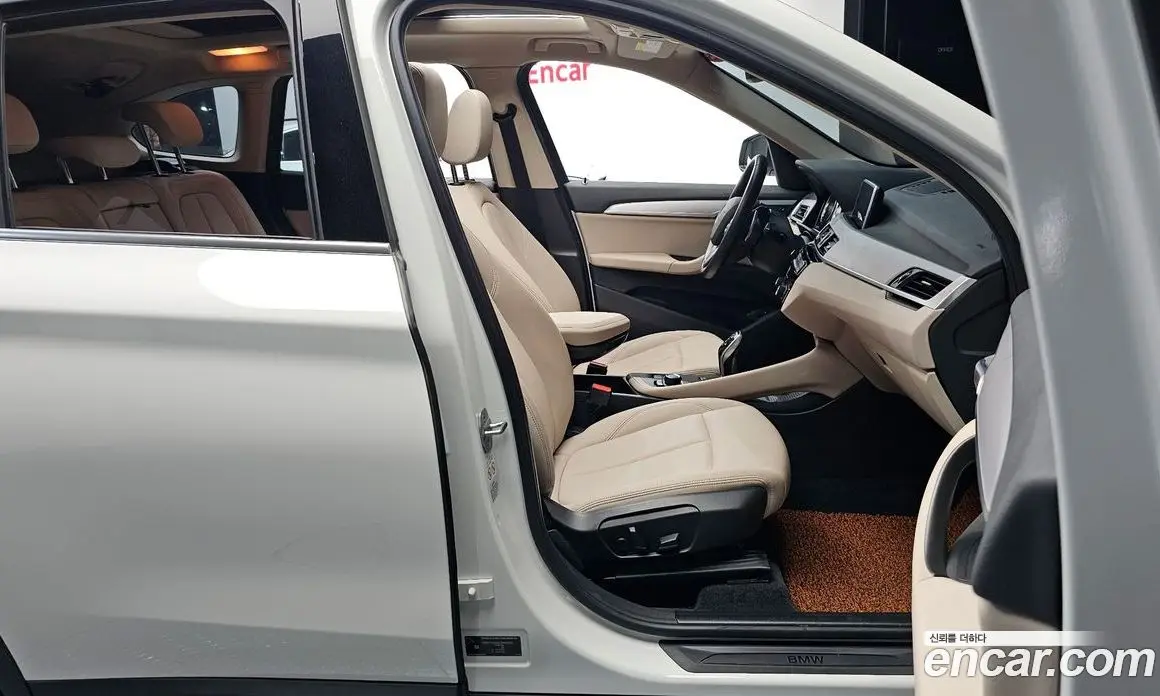 BMW X1 2020 2.0 автомат (гидро), фото 16